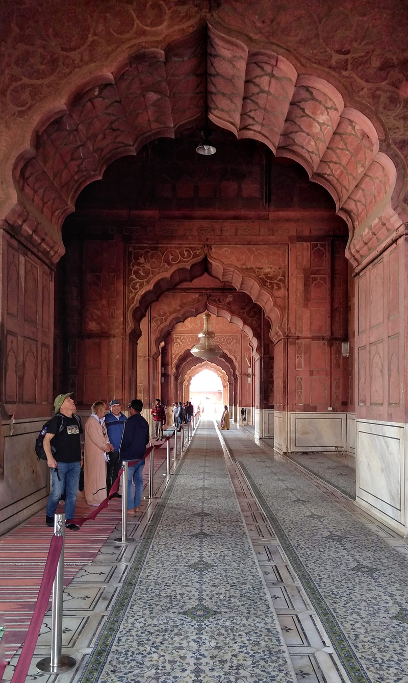 1023, corridor, clothing, the past, 2K, new delhi, indoors, the way forward, history, religion, travel, women, direction, people, track, ceiling, men