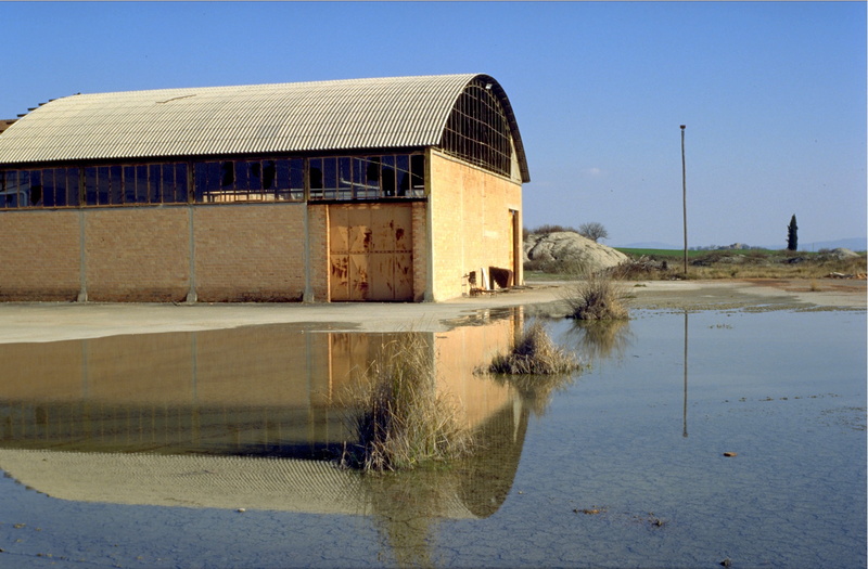 lake, building exterior, day, nature, water, built structure, reflection, residential district, waterfront, sky, outdoors, architecture, no people, mirroring