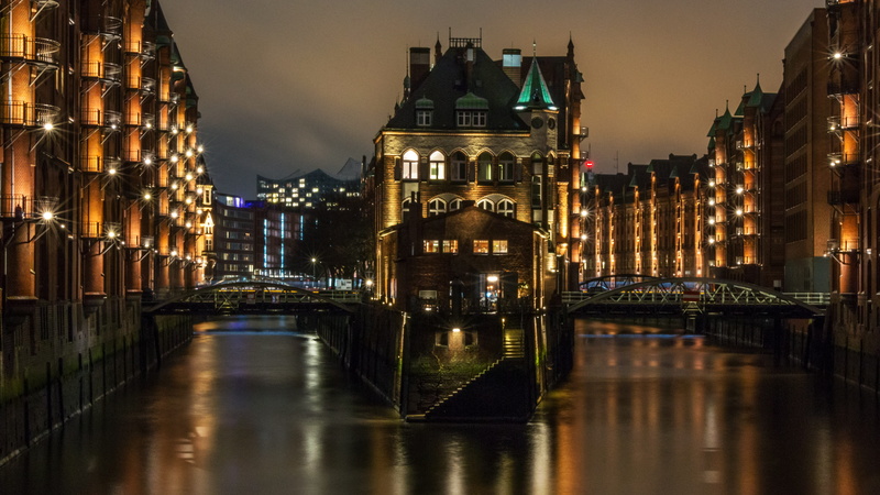 5K, water, nightlife, water surface, night, city, reflection, river, evening sky, elphi, connection, lights, hamburg, moated castle, bridge, waterfront