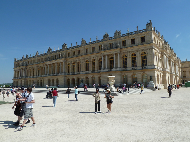 people, 4K, large group of people, hall of mirrors, built structure, travel, lifestyles, real people, crowd, sun king, castle, outdoors, town Square, travel destinations