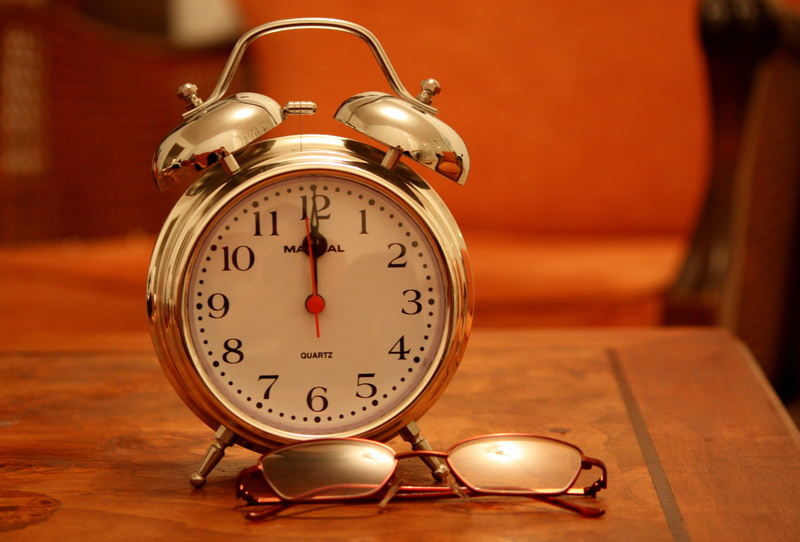 orange, close-up, studio shot, clock face, evening, read, deadline, single object, retro Styled, table, no people, wood - Material, still life, indoors