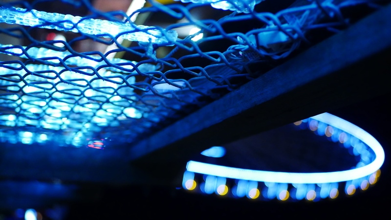 economy, lighting equipment, pattern, seattle, blue, selective focus, focus on foreground, night, great wheel, metal, finance, technology, bokeh, business