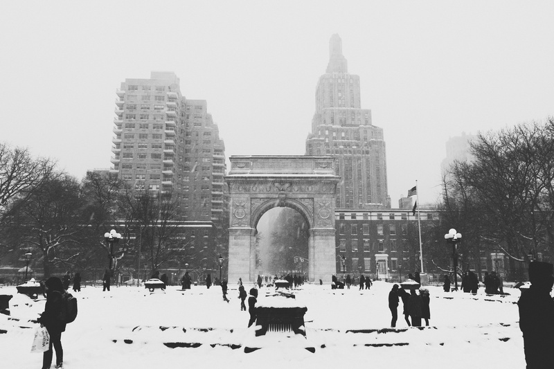 monochrome, 5K, Washington Square Park, snow, New York City, arch