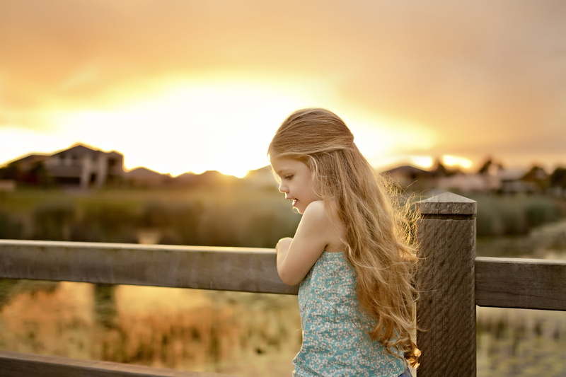 s, outdoors, fashion, full screen, hairstyle, sunlight, background, nature, floral, young women, hair, widescreen, house, children, beauty, one person