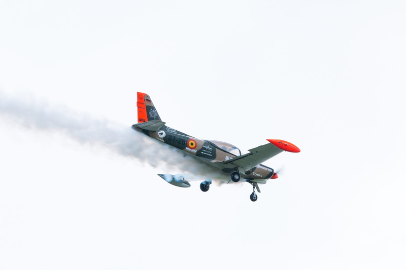 fly, plane, vintage aircraft, aerobatics, above, no people, copy space, single object, military, air vehicle, flight days soest 2017, on the move, army