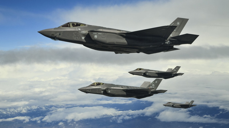 fighter-bomber, Lockheed Martin, F-35, fighter-bombers of the fifth generation, Lightning II, UNITED STATES AIR FORCE, family unobtrusive multifunction