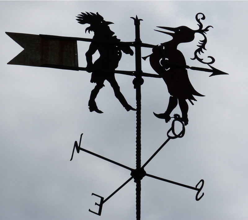 veleta, low angle view, compass rose, creativity, weather vane, representation, communication, silhouette, outdoors, metal, sky, sign, no people, art and craft