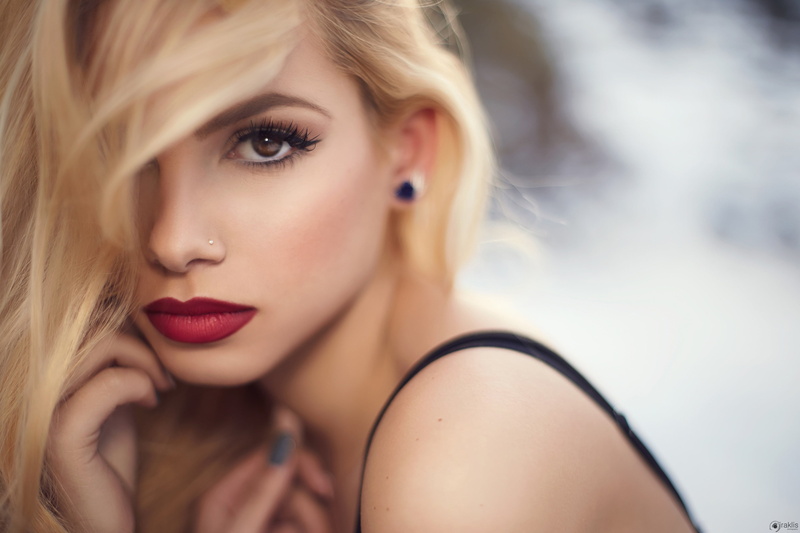 lipstick, beautiful woman, headshot, beautiful people, adult, one person, women, make-up, young women, human face, human lips, human body part, young adult