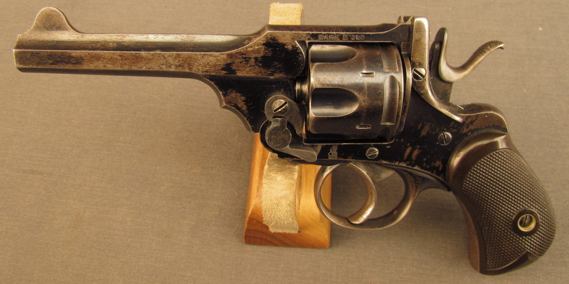 4K, Webley Mk. II revolver, Weapons