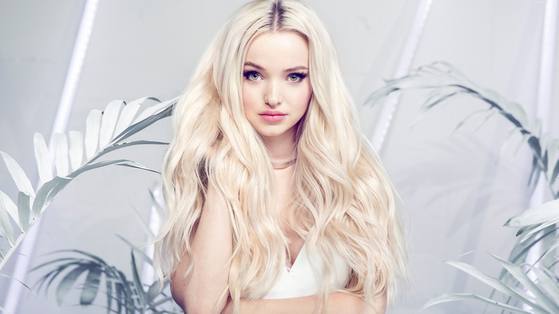 beautiful woman, portrait, lifestyles, dove-cameron-5120x2880-photo-5k-17495, indoors, real people, hairstyle, contemplation, long hair, one person, hair