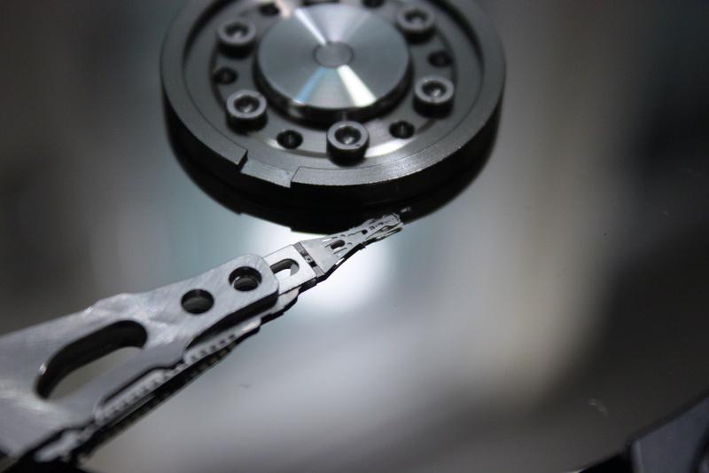 data, gray, ide, silver colored, work tool, studio shot, single object, disk, communication, hard disk, hard disk drive, 4K, equipment, circle, geometric shape
