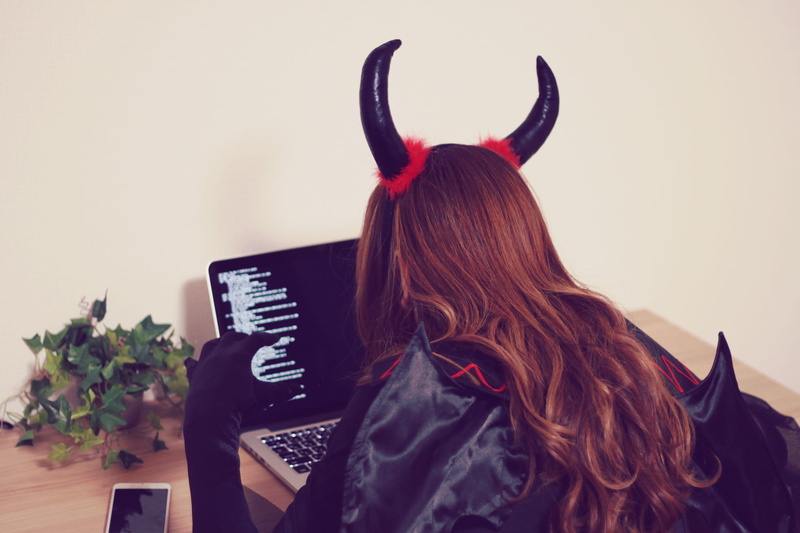 communication, lifestyles, portrait, indoors, obscured face, adult, woman, horned, black, one Person, rear view, wearing, costume, hairstyle, 1080P, people
