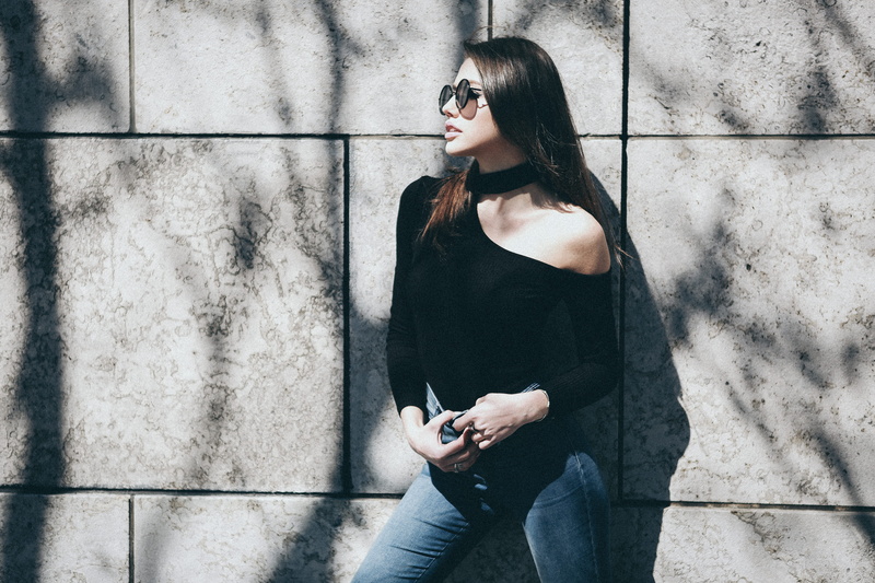 wireless technology, shirt, denim, one person, glasses, wearing, bottoms, portable information device, pants, jeans, hair, young adult, 5K, adult, shoe