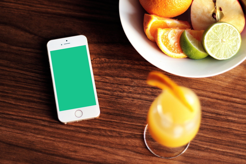 wellbeing, mockup, wood - material, no people, glass, wireless technology, smartphone, home, limes, food and drink, touch, communication, oranges, mimosa