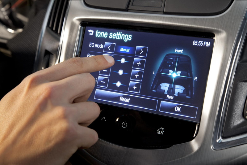 hand, human body part, cruze, communication, vehicle interior, chevrolet, travel, screen, control panel, one person, human hand, wagon, station, indoors