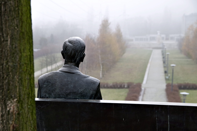 warm clothing, longing, jan karski, boat, leisure activity, looking at view, arrays, names, alley, wait, winter, day, the righteous among the nations of the world