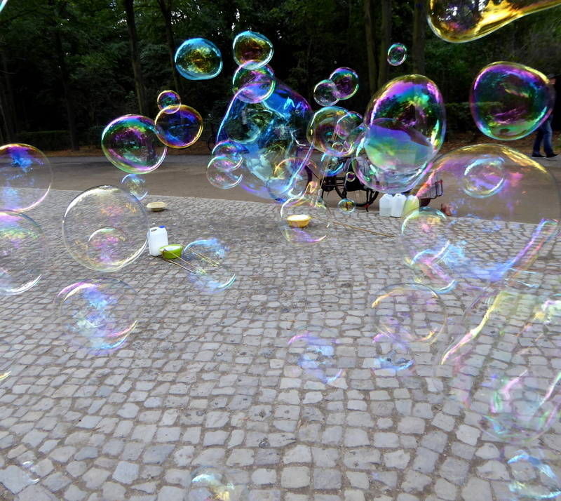 race, marvel, playing child, admire, make soap bubbles, discover, iridescent, vulnerability, fairy tales, nature, float, park, shape, 1080P, outdoors