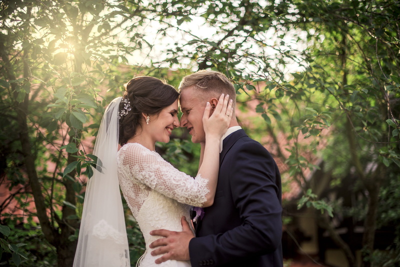 outdoors, adult, togetherness, wedding dress, plant, event, men, nature, bride, newlywed, emotion, couple - relationship, wedding, 5K, positive emotion