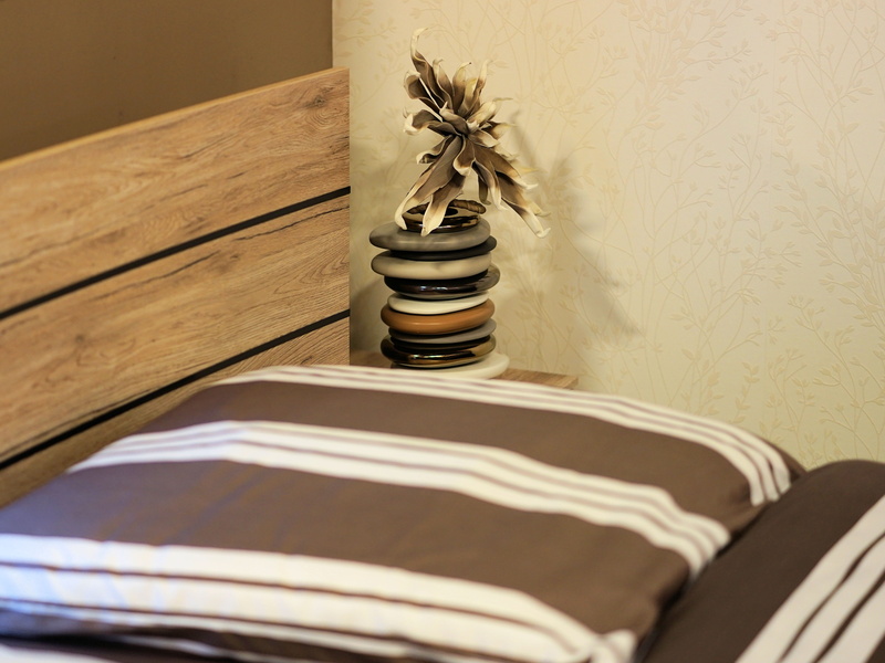 bed linen, bedroom, home interior, hotel, glass - material, 4K, stay, comfort, table, pattern, pillow, facilities, wood, decoration, clean, place to sleep