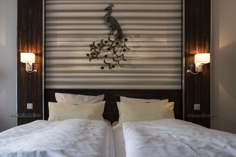 domestic room, light lamps, indoors, hotel, duvet, bedroom, tourism, absence, sleep, blanket, pillow, hotel rooms, gasthof, home interior, luxury hotel