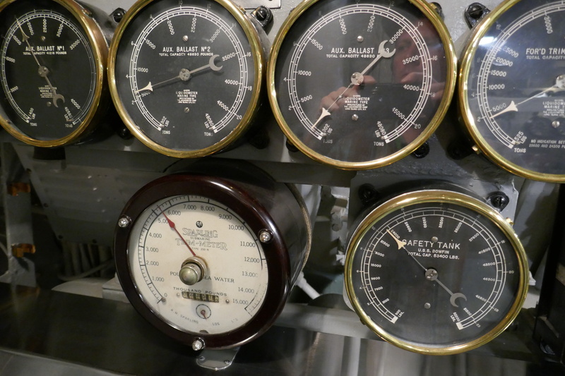 choice, vintage, pressure, geometric shape, instrument of measurement, variation, ship, measurement, gauge, 5K, shape, equipment, number, old, communication