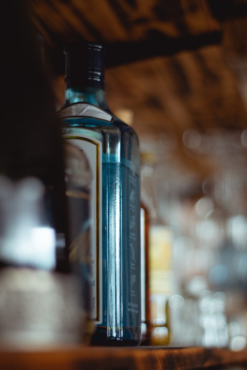 metal, 4K, alcohol, clear, glass, still life, education, day, food and drink, reflection, transparent, glass - material, focus on foreground, indoors
