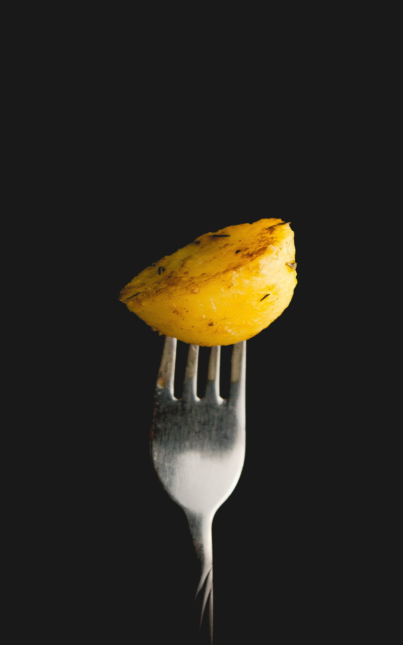 close-up, wellbeing, slice, fried, no People, temptation, kitchen utensil, Potato, copy space, fruit, indoors, food, black background, healthy Eating, eating utensil