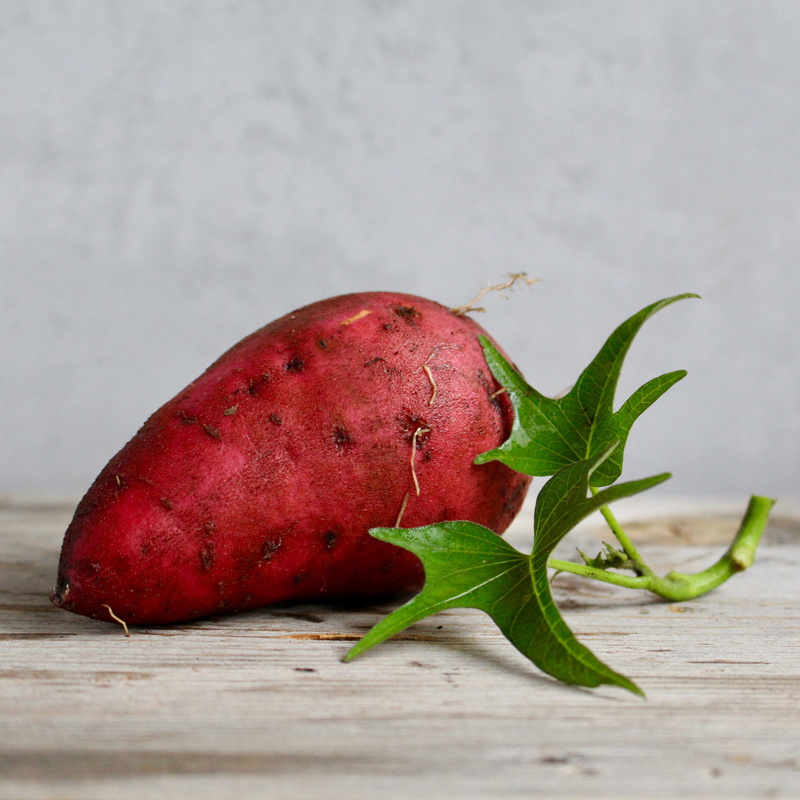 table, wood - material, close-up, 2K, plant, plant part, sweet potato, food and drink, selective focus, healthy, leaf, healthy eating, raw food, organic