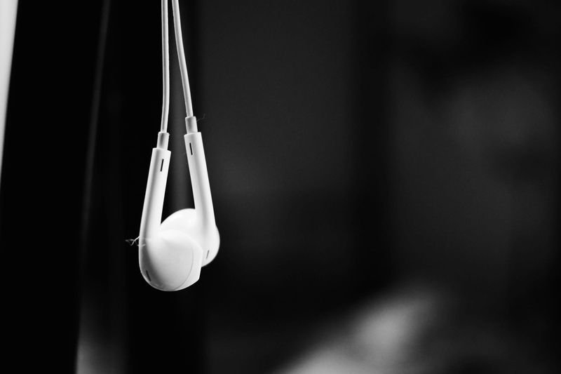 adapter, gas stove, copy space, hand, close-up, skin, selective focus, headset, human hand, day, hanging, hook, accessories, oven, plug, real people, stove