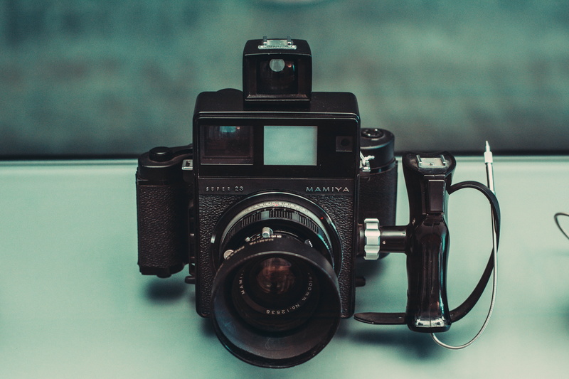 webcam, symbol, electronics, antique, 5K, photography themes, camera - photographic equipment, lamp, focus on foreground, plant, slr camera, close-up