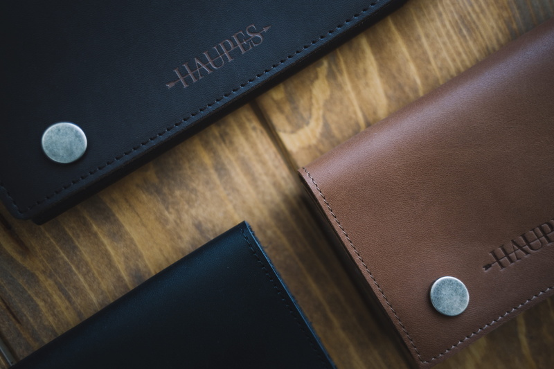 wallet, label, communication, paperwork, paper, education, high angle view, no people, indoors, finance, file binder, leather, id cards, haupes, studio shot