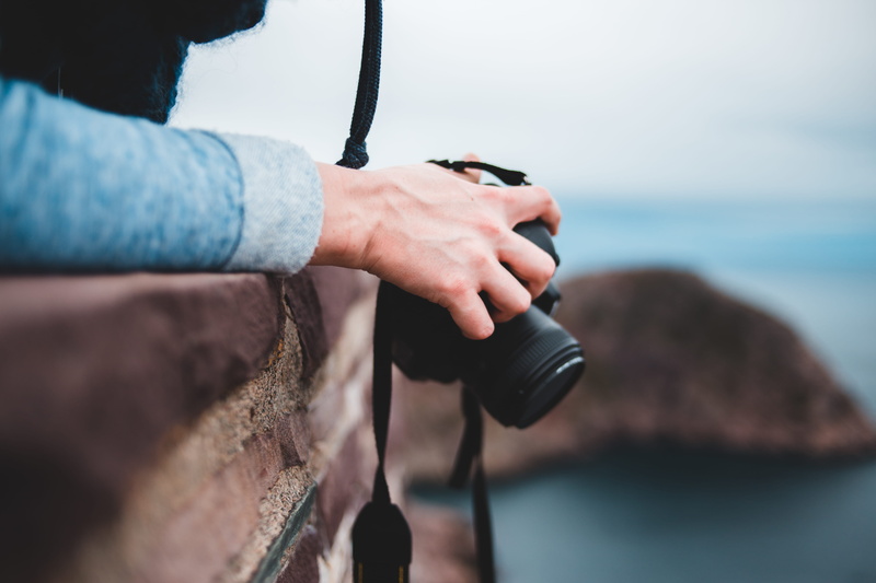 nature, person, human hand, focus on foreground, selective focus, holding hands, midsection, photo, electronics, photography, credit card, outdoors, human