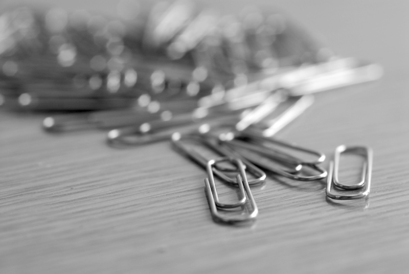 shiny, stationery, large group of objects, steel, clip, paper, selective focus, focus, 4K, paper clip, still life, desk, lot, metal, table, group of objects