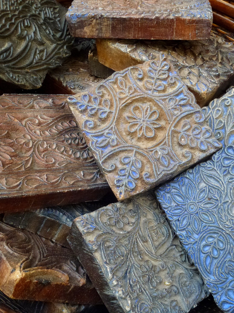 wood blocks, Old, carving - craft product, paris, texture, rustic, indoors, flooring, built structure, ceiling, flower, pattern, no people, dark, architecture