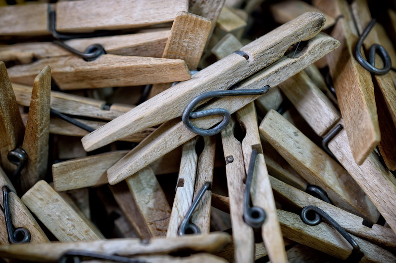 large group of objects, still life, timber, nail, pin, selective focus, wood, Hang Up, photography, focus, log, abundance, outdoors, clothesline, home
