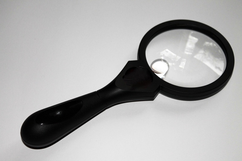 lens, no people, single object, 1080P, magnifier glass, spy, increase, studio shot, magnifying glass, indoors, shape, copy space, cut out, black color