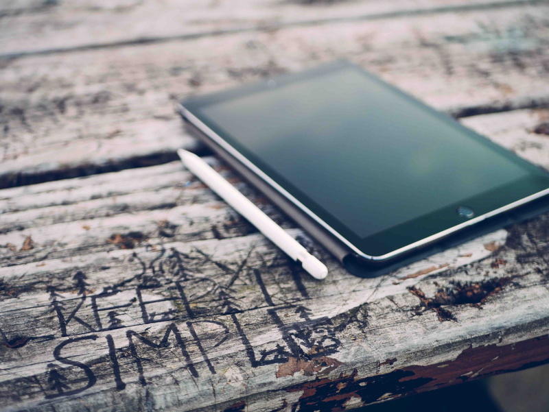 high angle view, device screen, apple, mobile phone, smart phone, black, portability, wireless technology, technology, focus on foreground, screen, table
