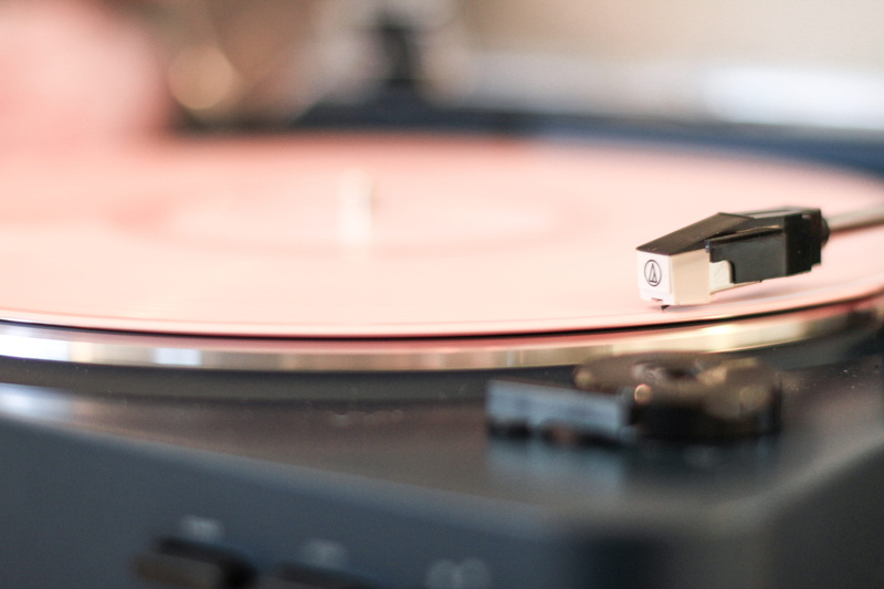 nightlife, playing, equipment, music, no people, photograph, needle, vinyl, retro styled, spinning, focus, record player, audio equipment, antique, record player needle