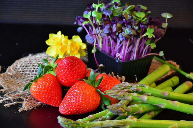 nature, delicious, healthy eating, 4K, spring, preparation, flower, indoors, healthy, red, blue violet, focus on foreground, strawberry, plant, harvest