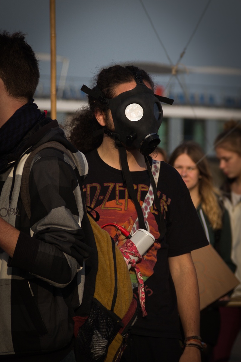 holding, crisis, group of people, 2K, crime scenes, lifestyles, anarchy, masking, incidental people, rel, angry, photography themes, casual clothing, photographing