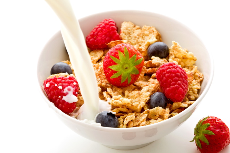 bowl, raspberries, corn flakes, 5K, Breakfast, no people, healthy eating, food and drink, oats - food, berry fruit, white background, eating utensil, milk