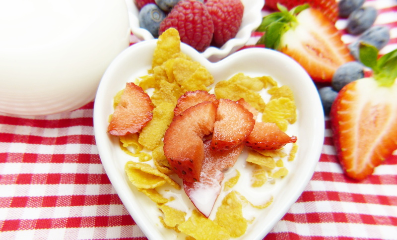 vitamins, breakfast, frisch, temptation, heart, ready-to-eat, blueberries, Cornflakes, almond milk, vegetarian, corn, dairy product, berries, biological