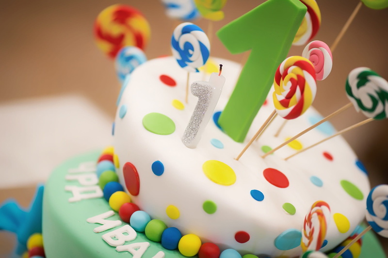 anniversary, close-up, boy, holiday, focus on foreground, event, animal representation, 1080P, toy, close, fun, party - social event, pattern, no people