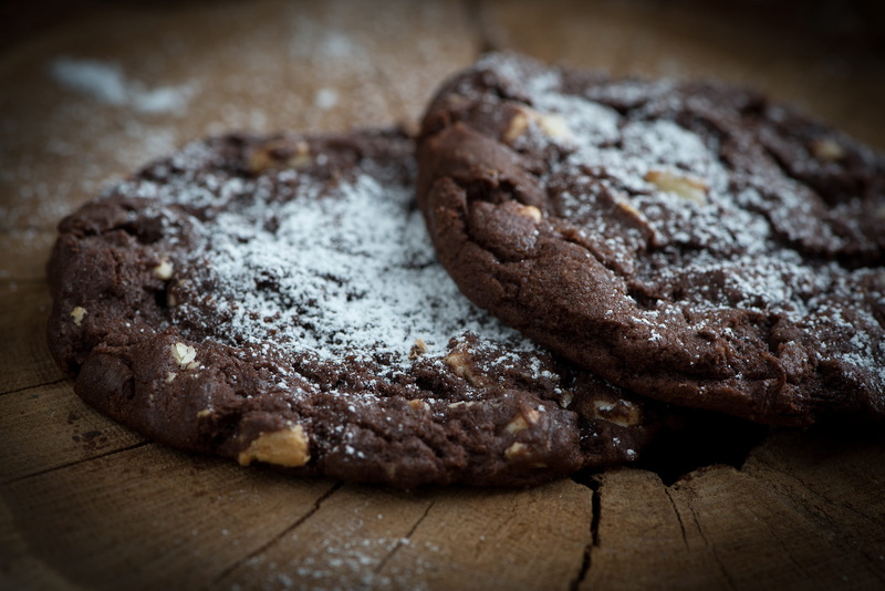 temptation, chocolate chip cookies, bakery, food-photography, eat, close-up, crispy, breakfast, wood - material, no people, freshness, sweetness, frisch