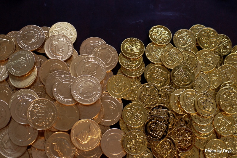 no people, variation, choice, indoors, luxury, close-up, coin, silver colored, revenue, budget, deposit, currency, economy, change, earnings, wealth, bitcoin