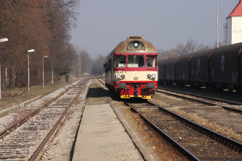 platform, czech state railway, Czech State, public transportation, day, State Railway, rail transportation, track, Tax, Car, no people, 2K, arrival, locomotive