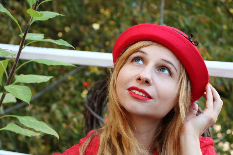 autumn, long hair, emotions, view, optimism, red, photoshoot, red hat, photo portrait, one person, leisure activity, outdoors, joy, positive, dimples, the woman in red