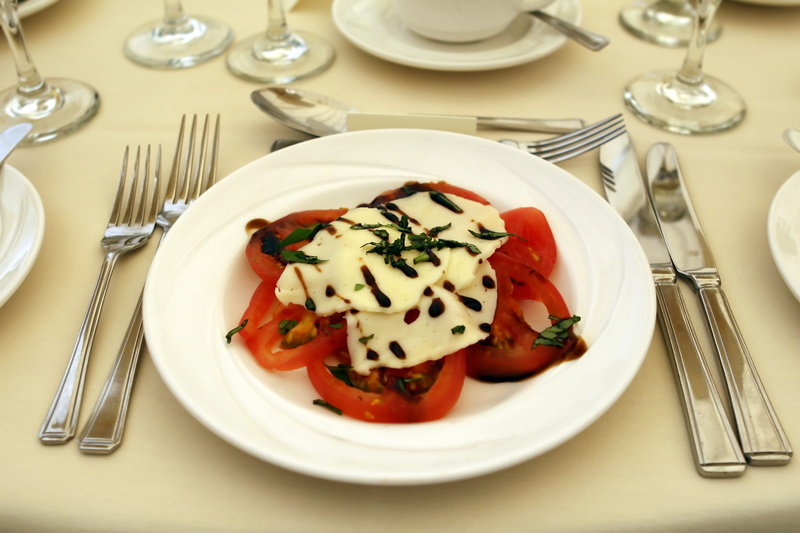 day, tomatoes, marry, tomato, alcohol, tablecloth, romance, affair, cloth, indoors, table knife, engaged, formal, garnish, wedding, fork, wedlock, nice