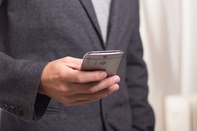 people, affairs, wireless Technology, to call, portable information device, appliance, typing, focus on foreground, send, connection, male, human body part