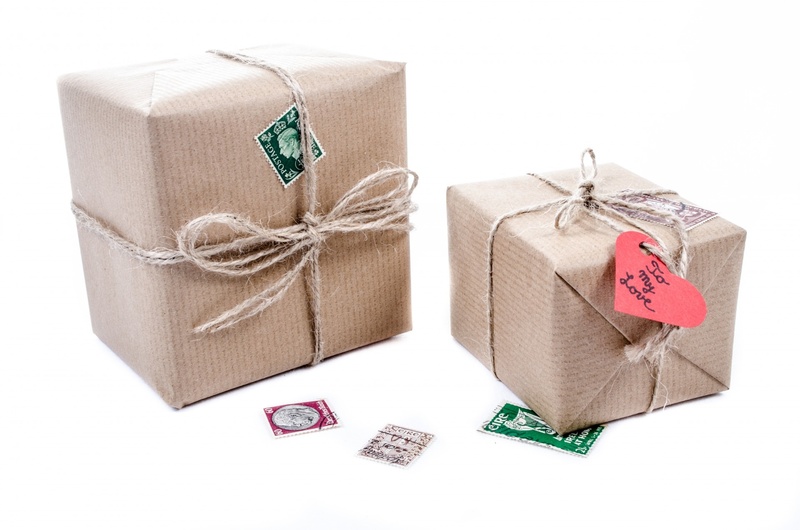 send, carton, heap, delivering, bow, wrapped, currency, close-up, celebration, blank, container, shipping, square, rope, brown paper, package, warehouse